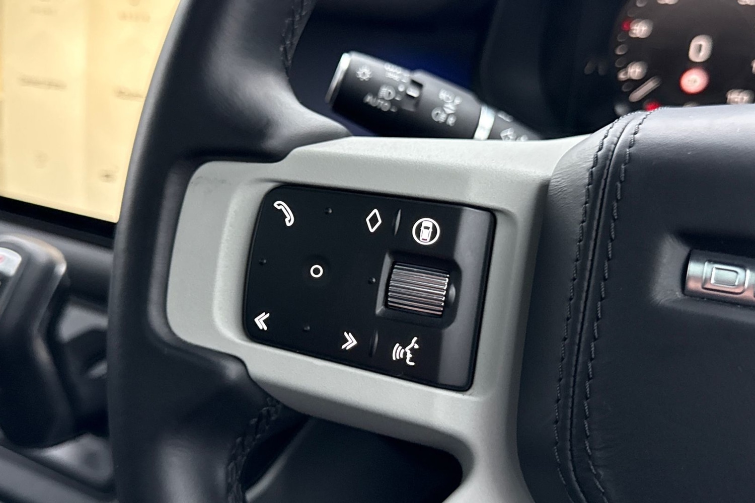 Used Land Rover Defender 110 2024 for sale - 76844553: Photo 35