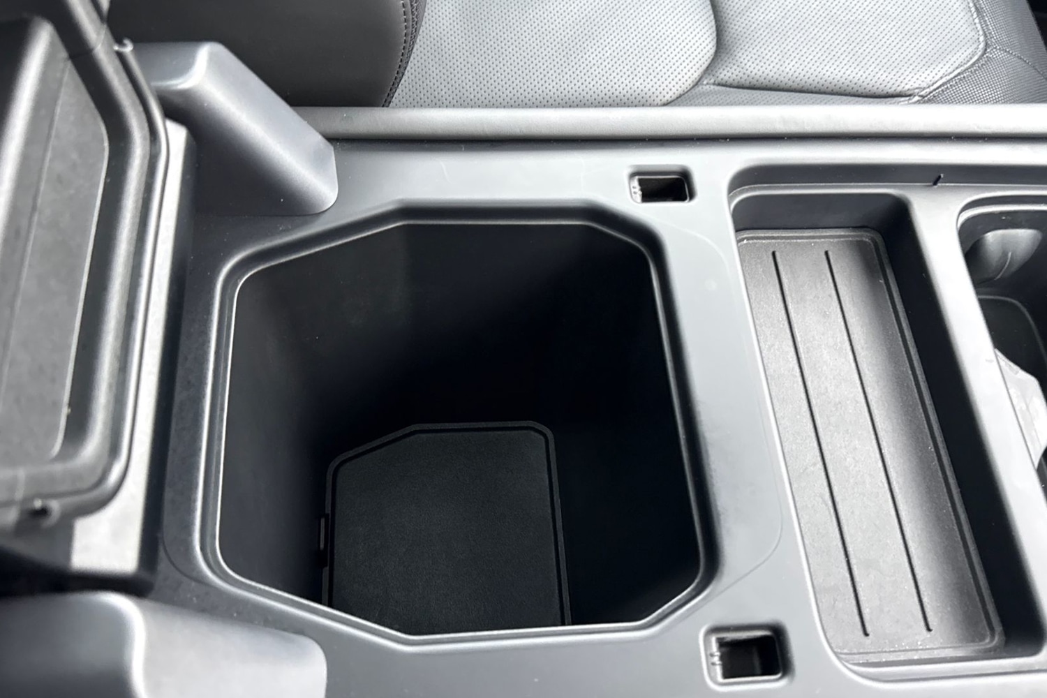 Used Land Rover Defender 110 2024 for sale - 76844553: Photo 48