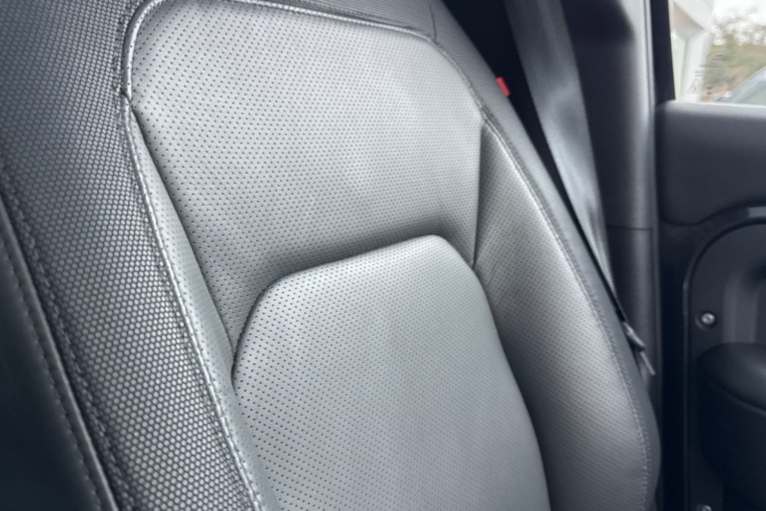 Used Land Rover Defender 110 2024 for sale - 76844553: Photo 49