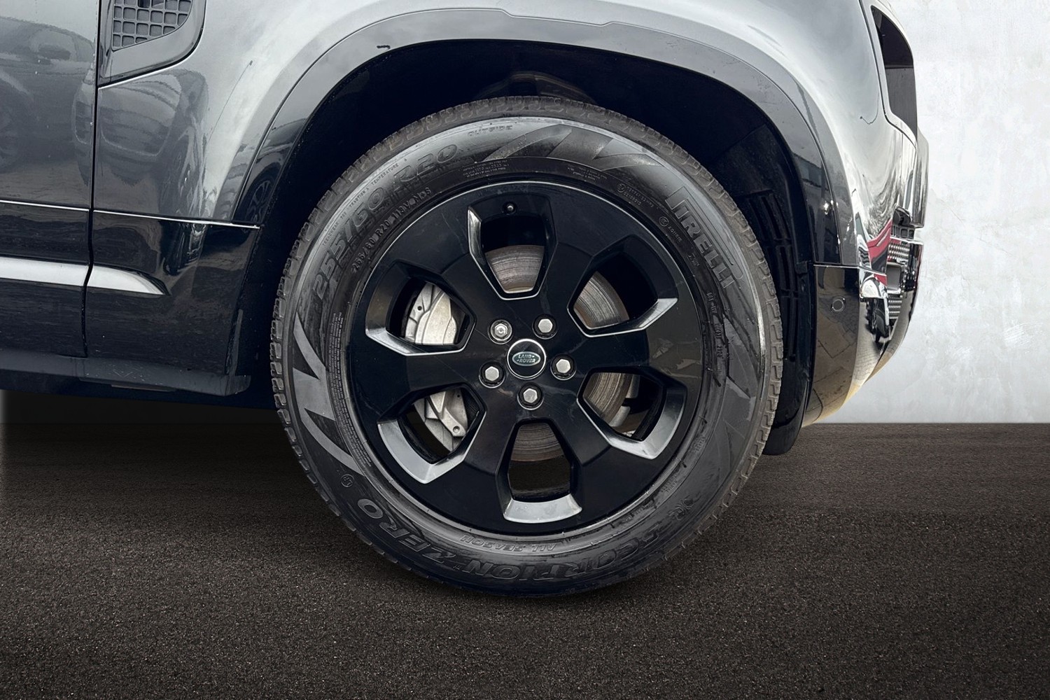 Used Land Rover Defender 110 2024 for sale - 76844553: Photo 9