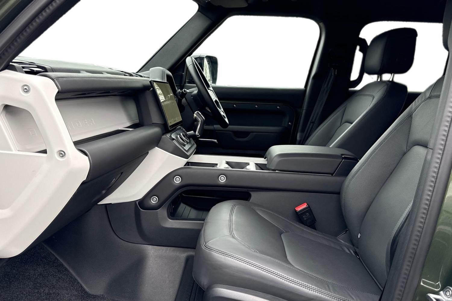 Used Land Rover Defender 2025 for sale - 77747750: Photo 3