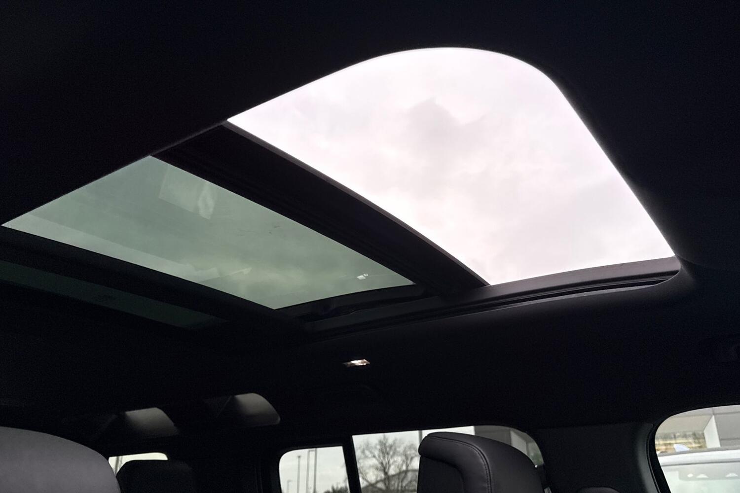 Used Land Rover Defender 2025 for sale - 77747750: Photo 32