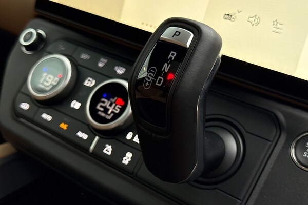 Used Land Rover Defender 110 2025 for sale - 76249208: Photo 16