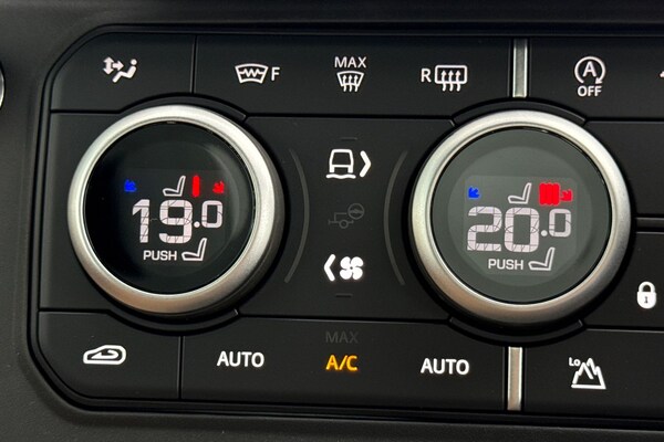 Used Land Rover Defender 110 2025 for sale - 76249208: Photo 19