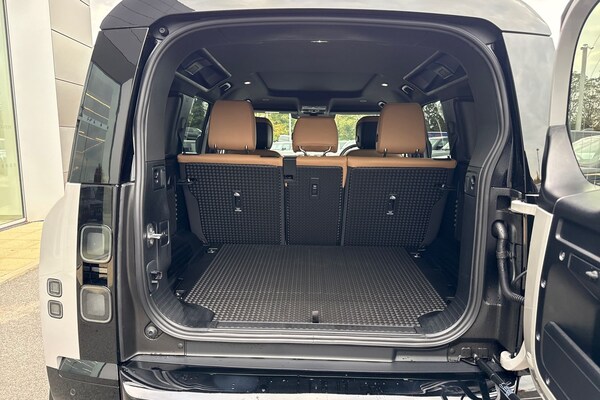 Used Land Rover Defender 110 2025 for sale - 76249208: Photo 27