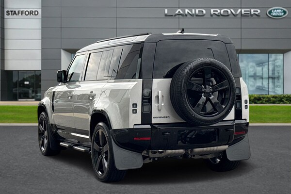 Used Land Rover Defender 110 2025 for sale - 76249208: Photo 2