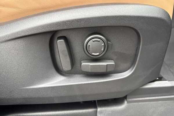 Used Land Rover Defender 110 2025 for sale - 76249208: Photo 35