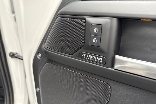 Used Land Rover Defender 110 2025 for sale - 76249208: Photo 37