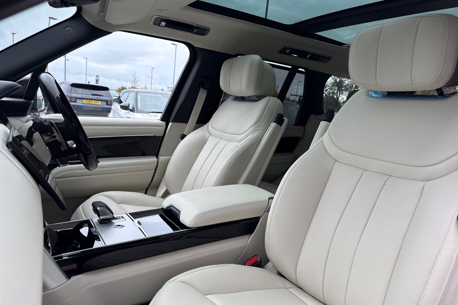 Used Land Rover Range Rover 2025 for sale - 76330786: Photo 11