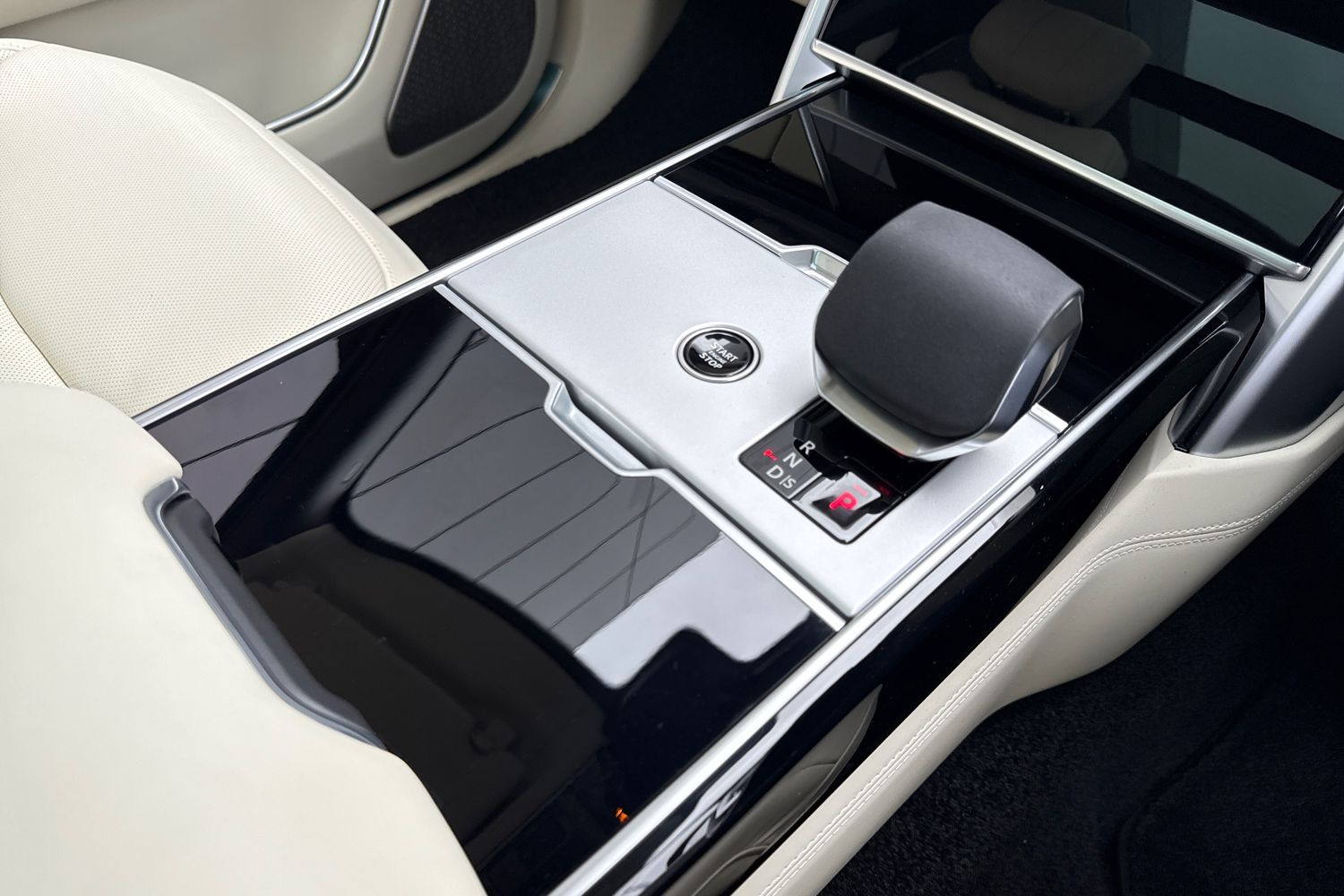 Used Land Rover Range Rover 2025 for sale - 76330786: Photo 16