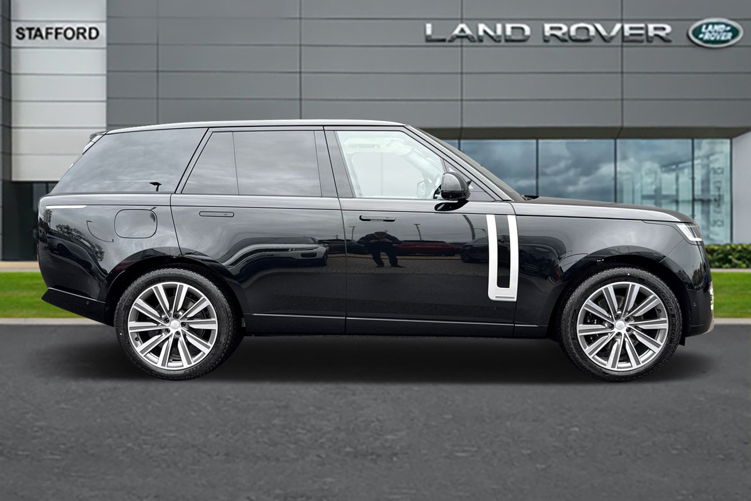 Used Land Rover Range Rover 2025 for sale - 76330786: Photo 5