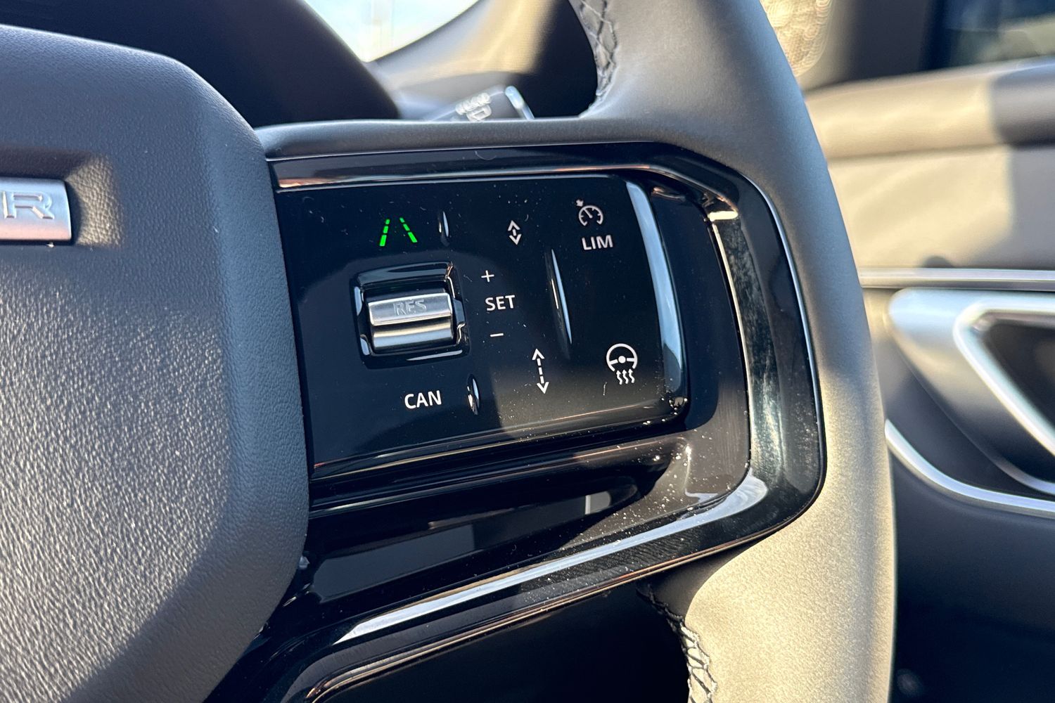 Used Land Rover Range Rover Velar 2025 for sale - 76330800: Photo 18