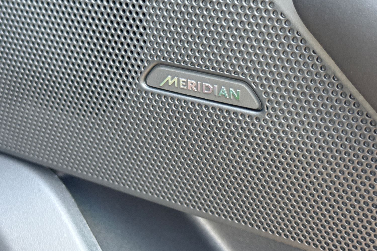 Used Land Rover Range Rover Velar 2025 for sale - 76330800: Photo 32