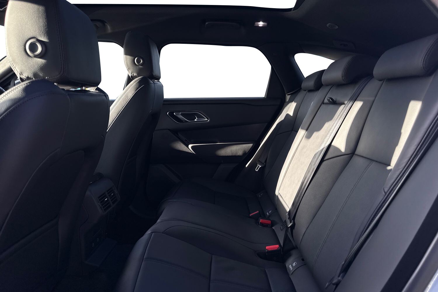 Used Land Rover Range Rover Velar 2025 for sale - 76330800: Photo 4