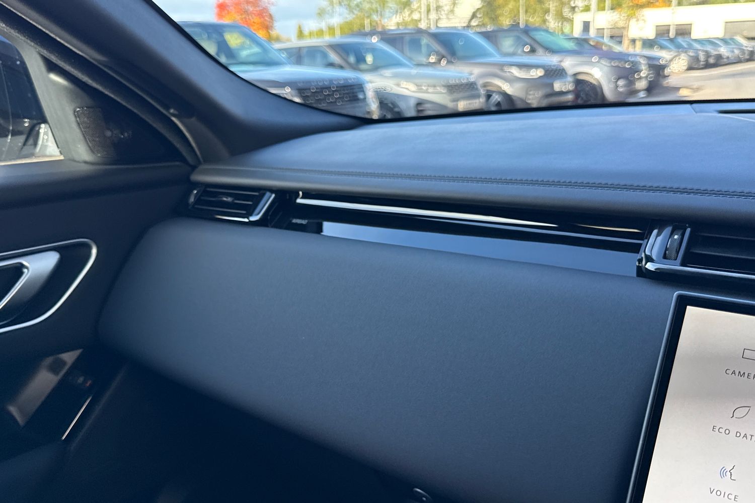 Used Land Rover Range Rover Velar 2025 for sale - 76330800: Photo 54