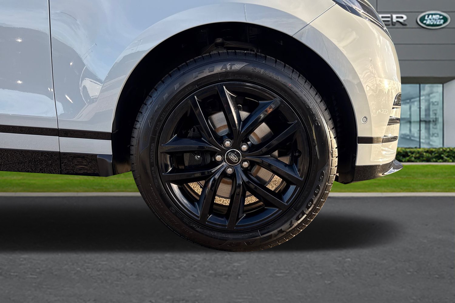 Used Land Rover Range Rover Velar 2025 for sale - 76330800: Photo 8