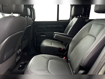 Used Land Rover Defender 130 2025 for sale - 75931349: Photo