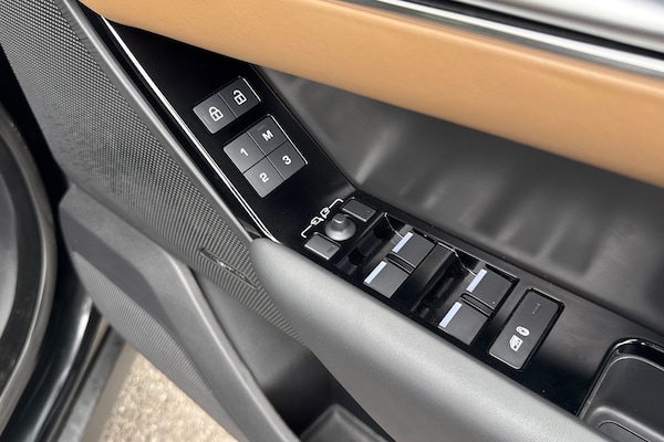 Used Land Rover Range Rover Velar 2023 for sale - 76220169: Photo 26