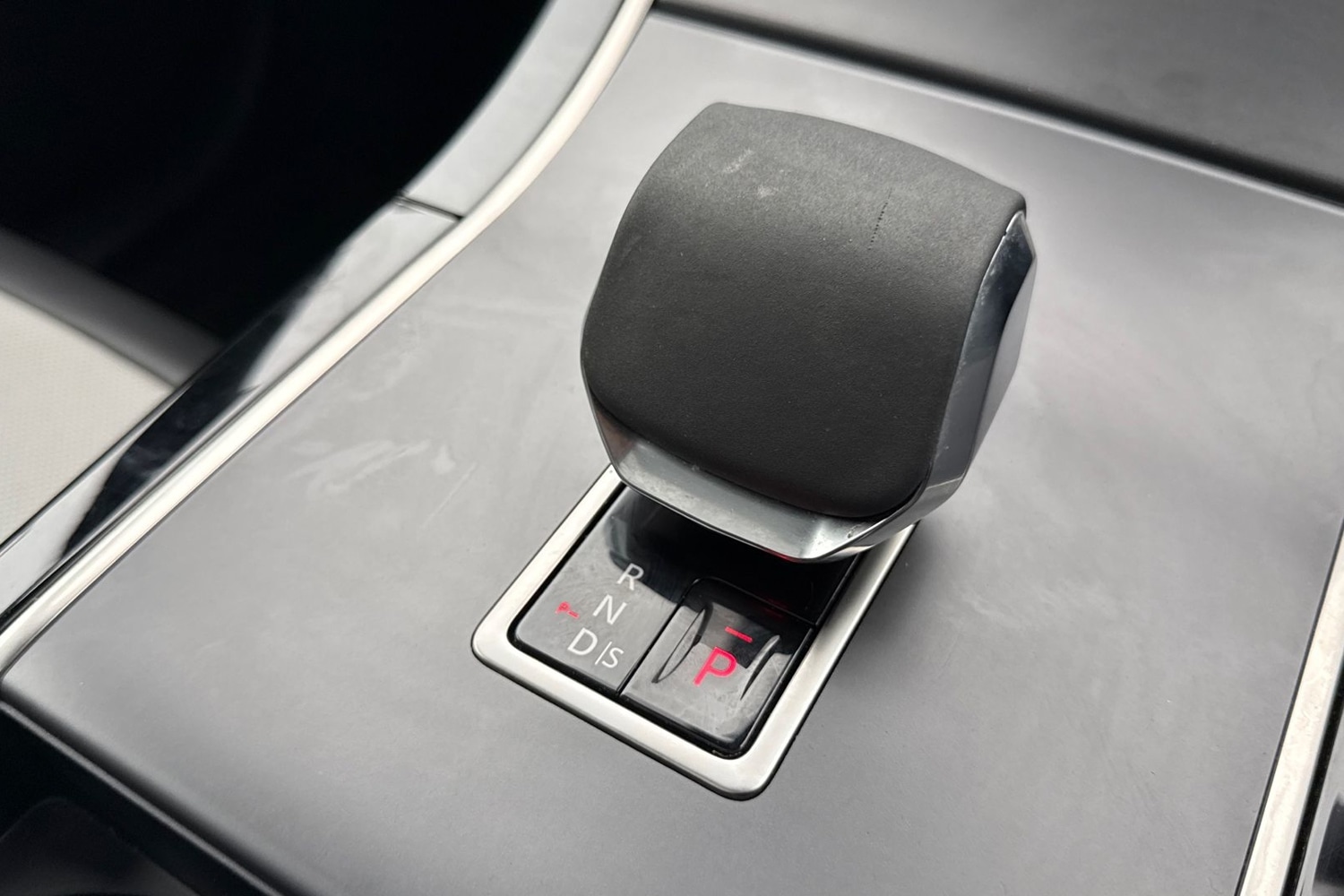 Used Land Rover Range Rover Velar 2024 for sale - 76876112: Photo 14