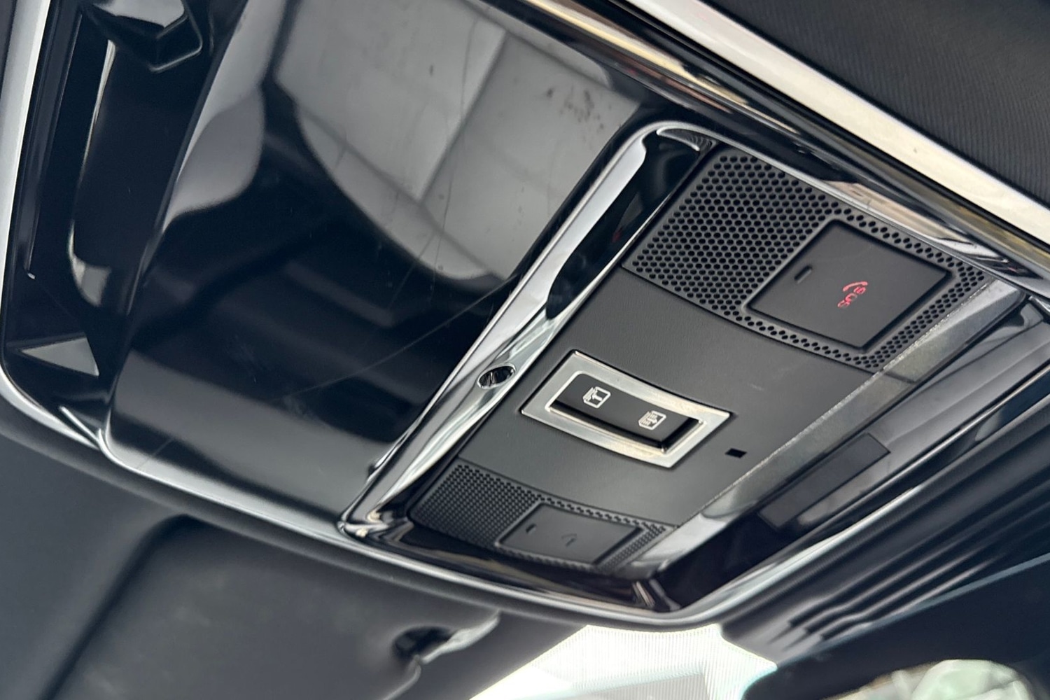 Used Land Rover Range Rover Velar 2024 for sale - 76876112: Photo 24