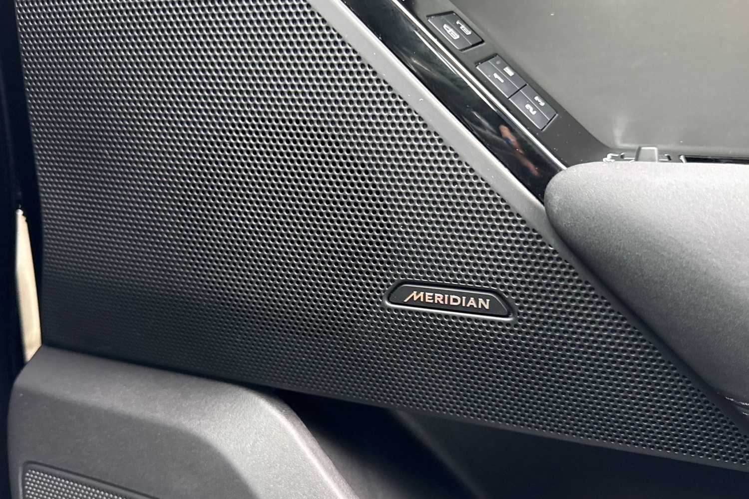 Used Land Rover Range Rover Velar 2024 for sale - 76876112: Photo 25