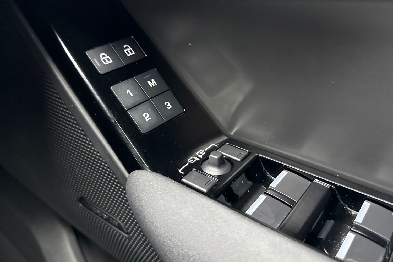 Used Land Rover Range Rover Velar 2024 for sale - 76876112: Photo 26