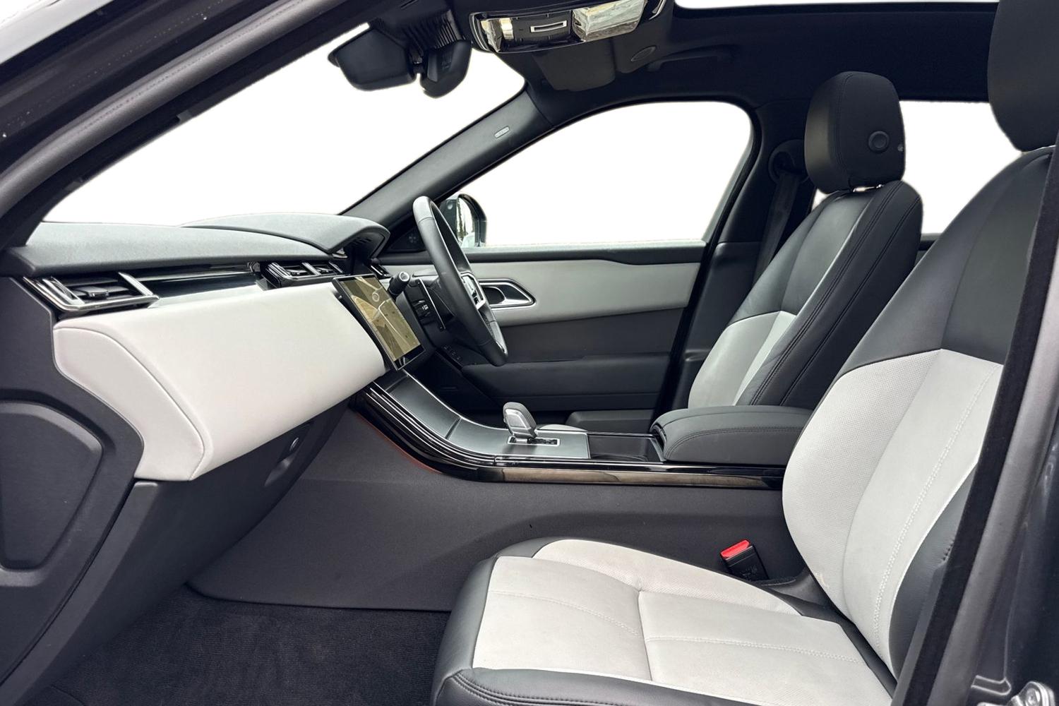 Used Land Rover Range Rover Velar 2024 for sale - 76876112: Photo 3