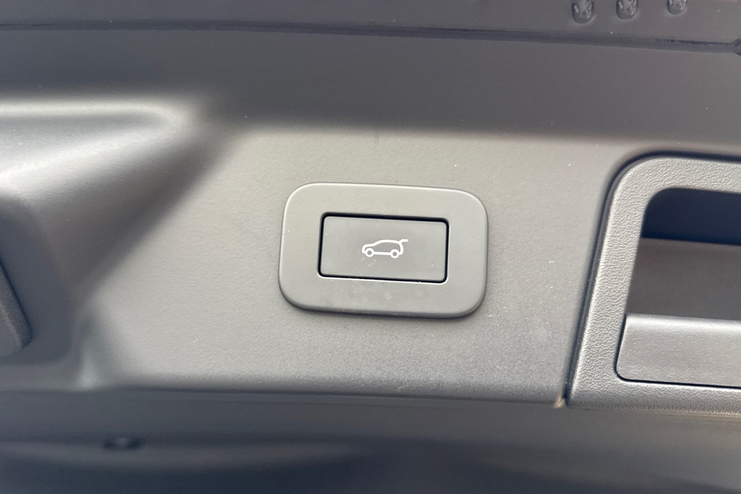 Used Land Rover Range Rover Velar 2024 for sale - 76876112: Photo 31