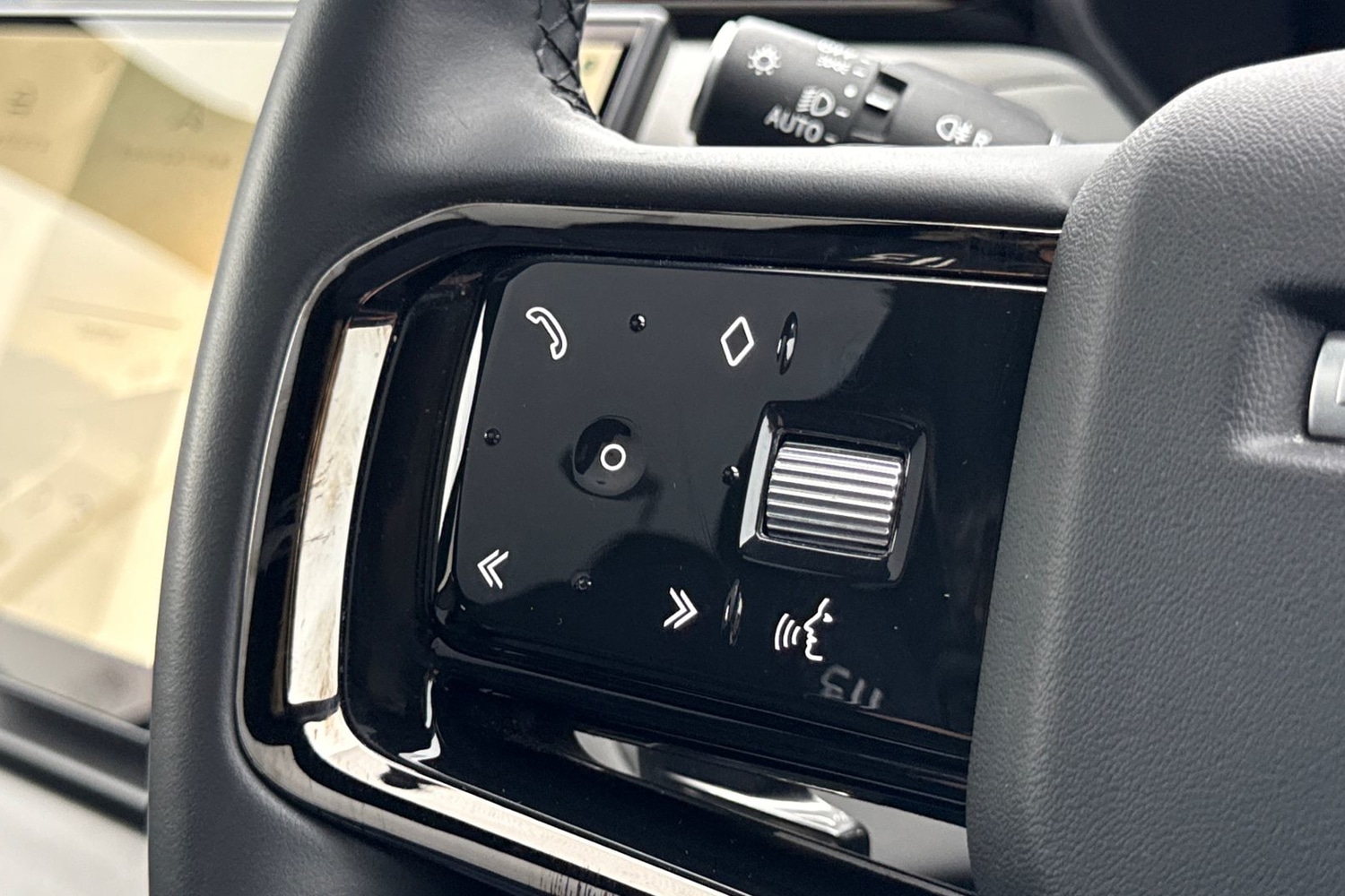 Used Land Rover Range Rover Velar 2024 for sale - 76876112: Photo 33