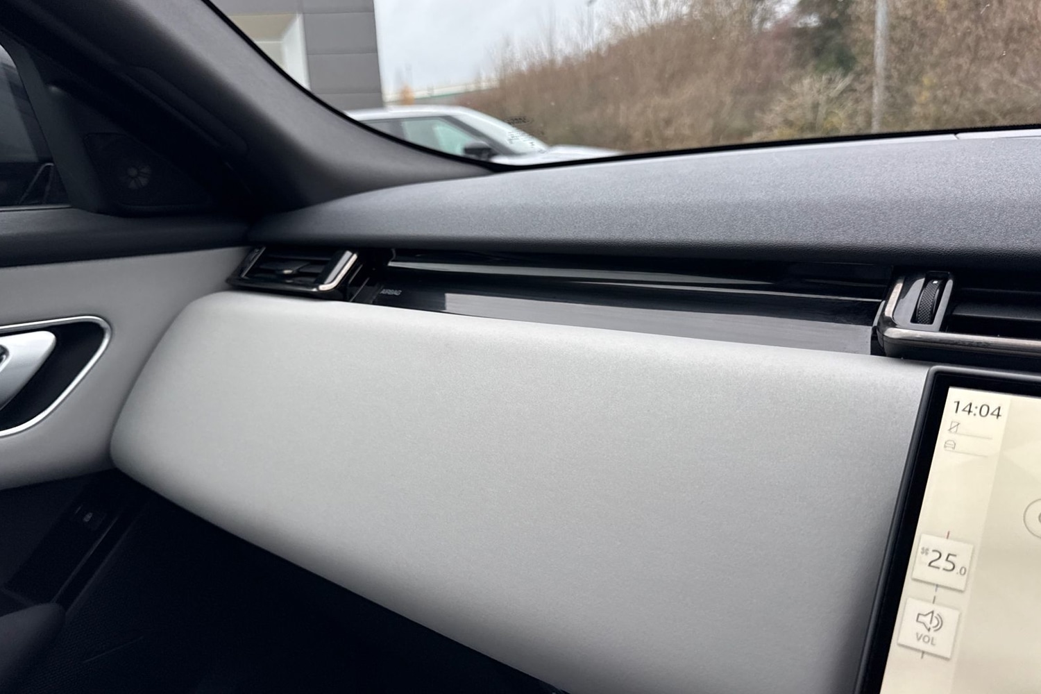 Used Land Rover Range Rover Velar 2024 for sale - 76876112: Photo 48