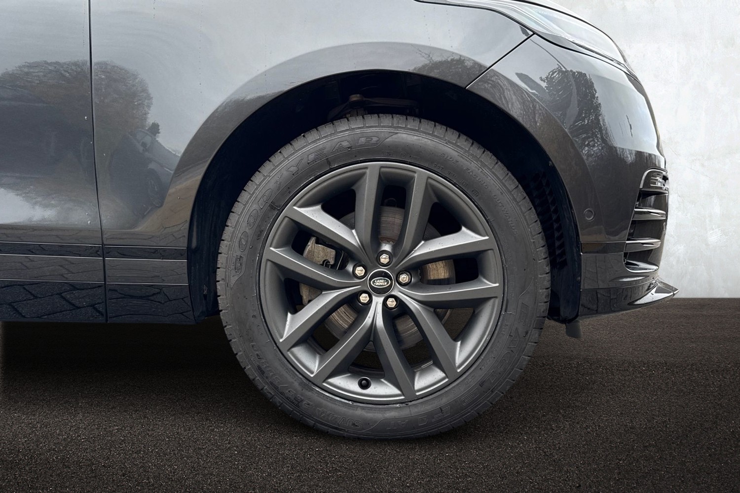 Used Land Rover Range Rover Velar 2024 for sale - 76876112: Photo 9