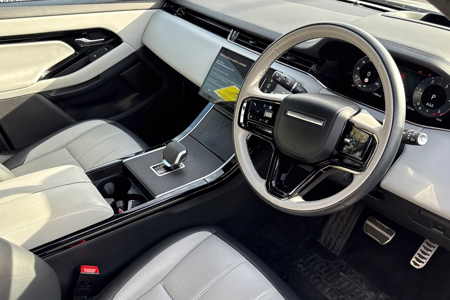 Used Land Rover Range Rover Evoque 2024 for sale - 77620529: Photo 32