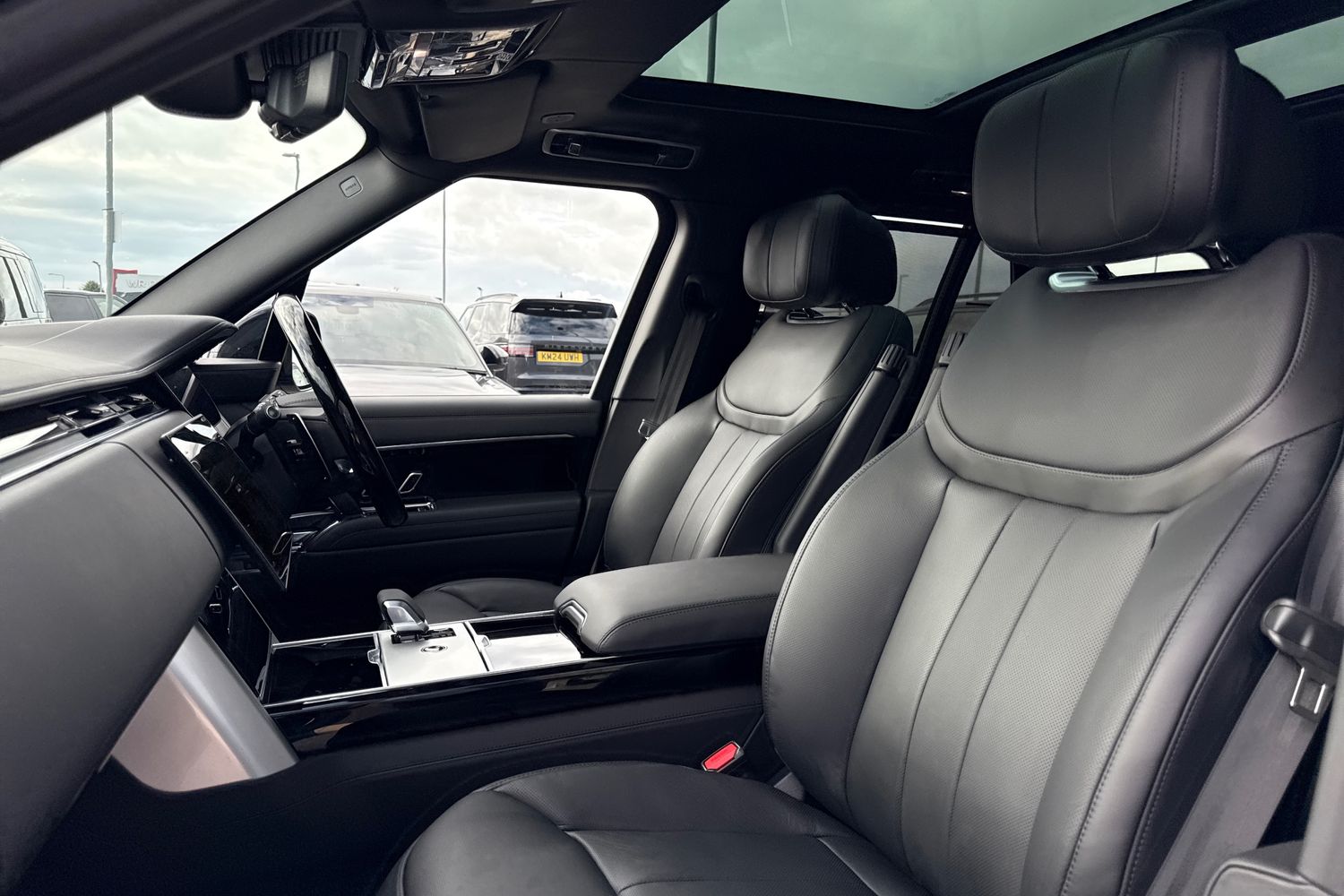 Used Land Rover Range Rover 2025 for sale - 76330819: Photo 11