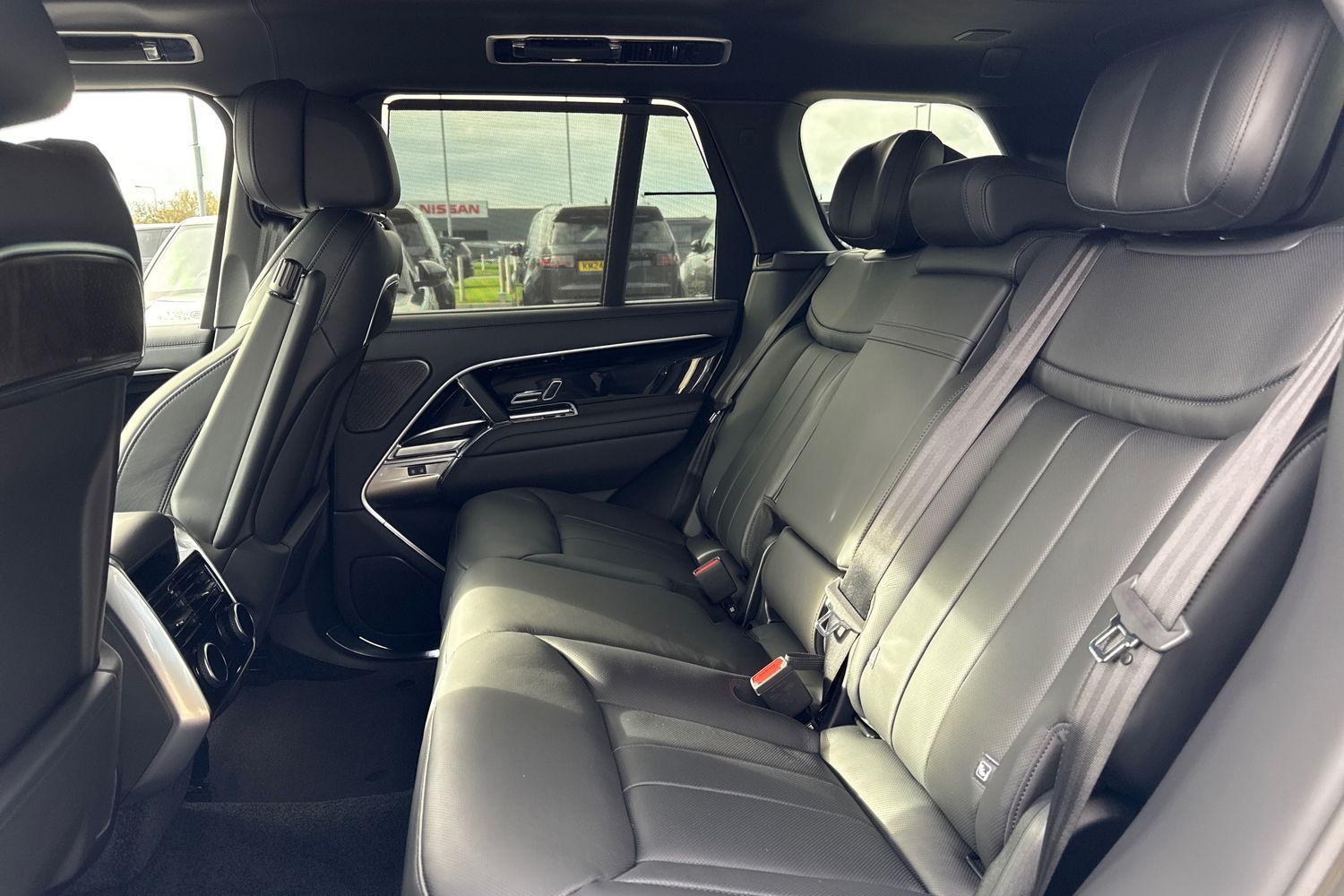 Used Land Rover Range Rover 2025 for sale - 76330819: Photo 13