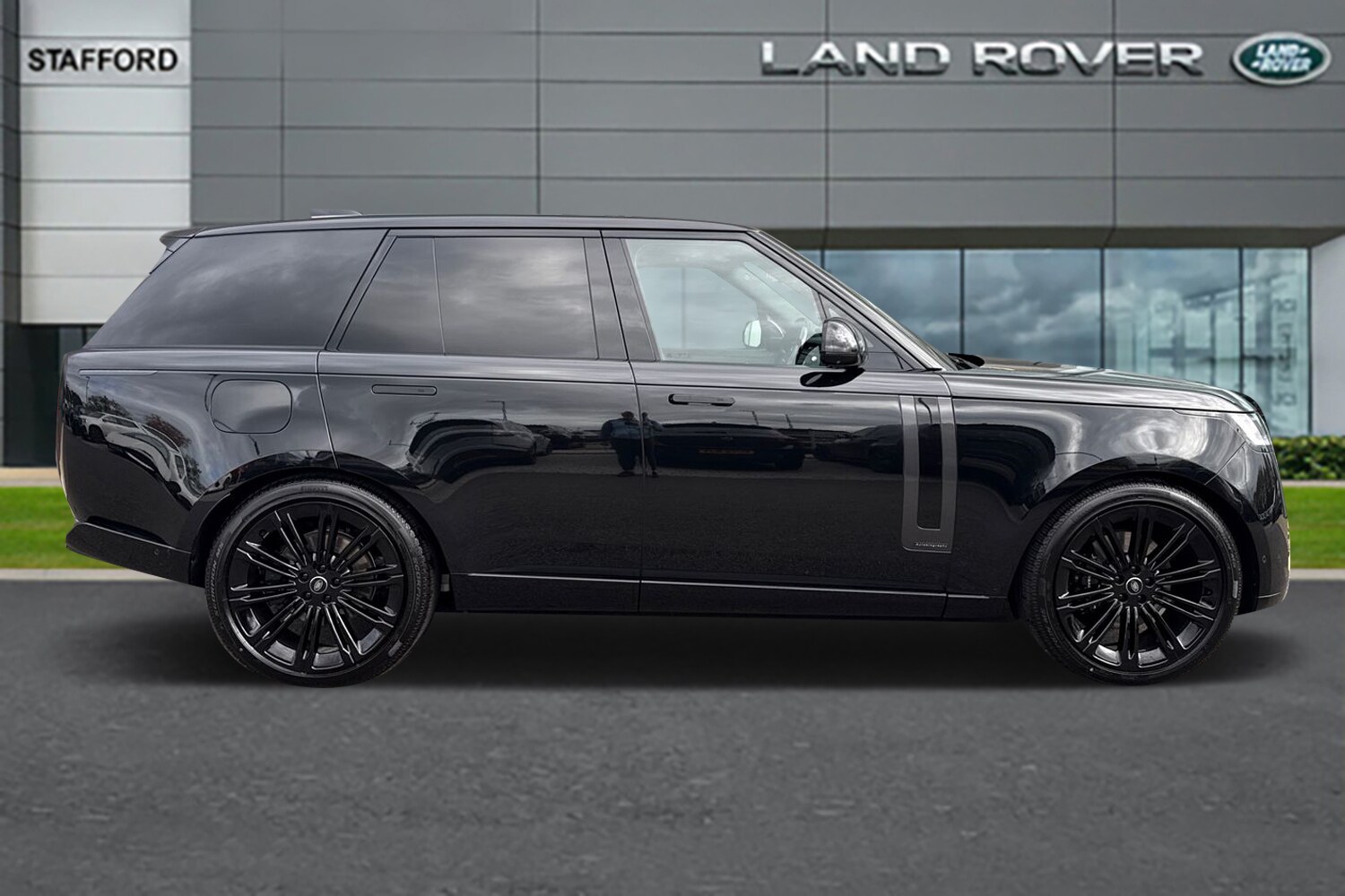 Used Land Rover Range Rover 2025 for sale - 76330819: Photo 5