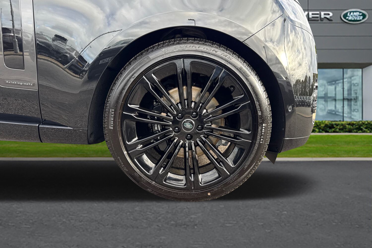 Used Land Rover Range Rover 2025 for sale - 76330819: Photo 8