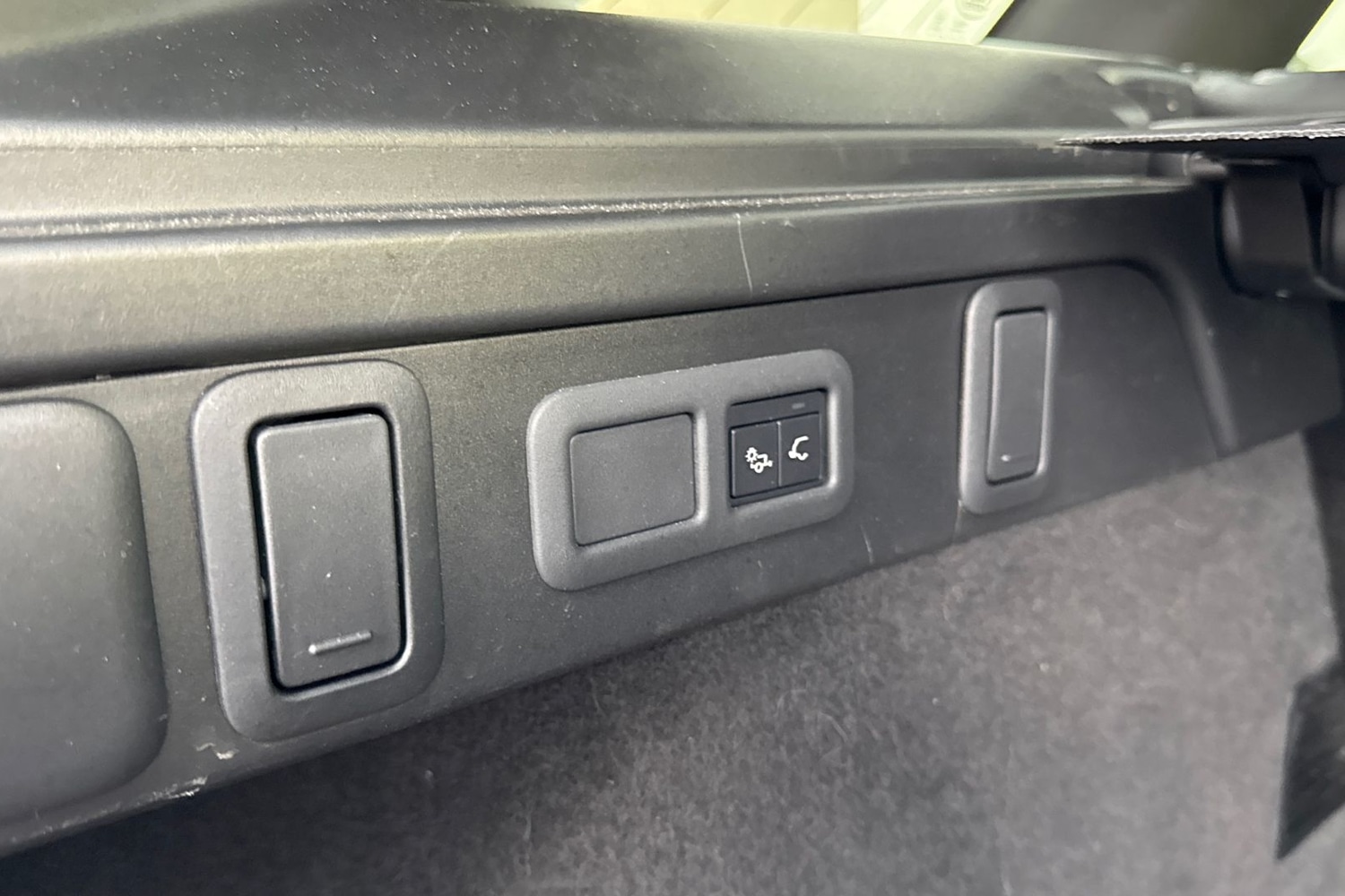 Used Land Rover Range Rover Velar 2023 for sale - 76876017: Photo 28