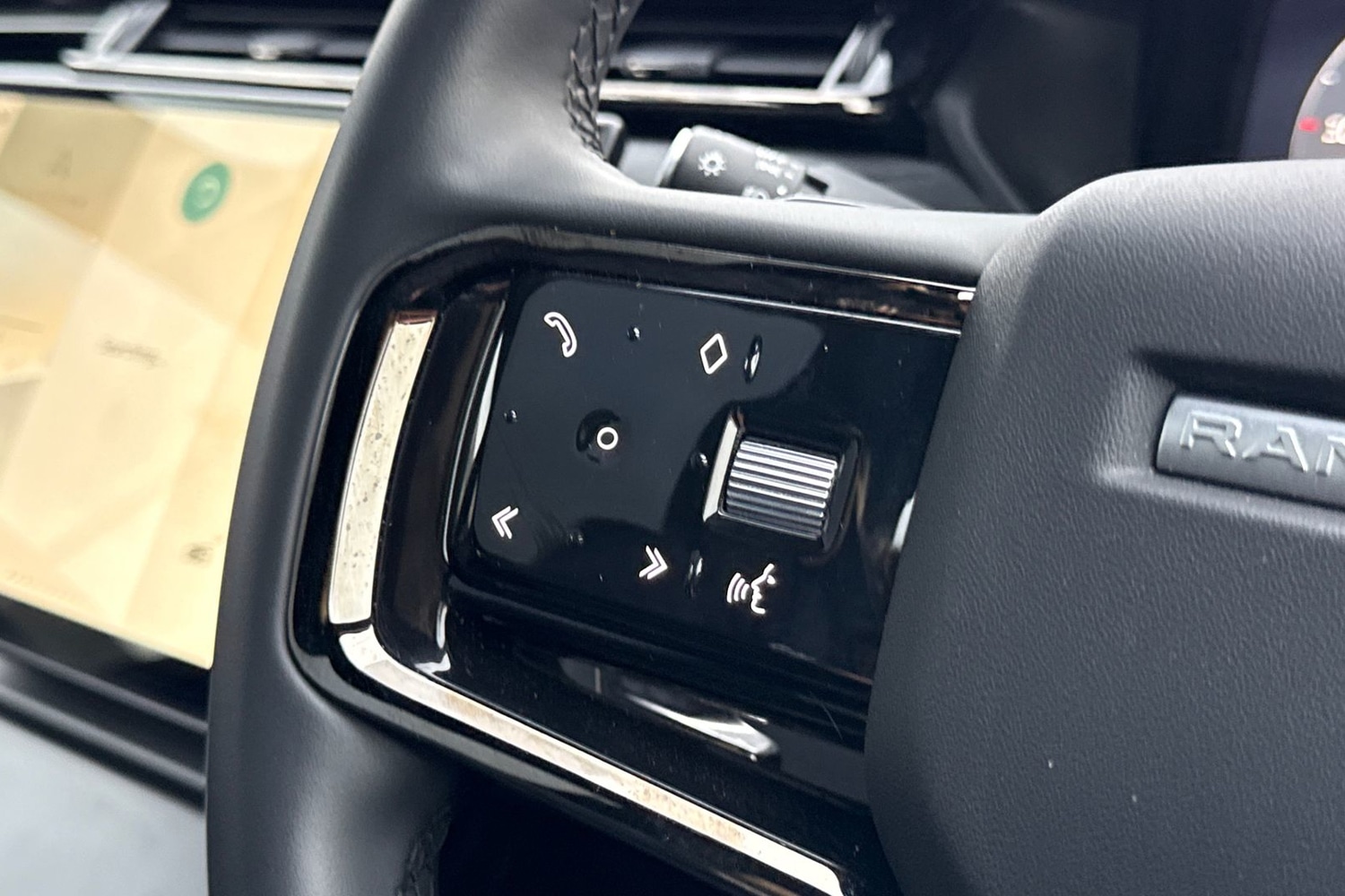 Used Land Rover Range Rover Velar 2023 for sale - 76876017: Photo 34