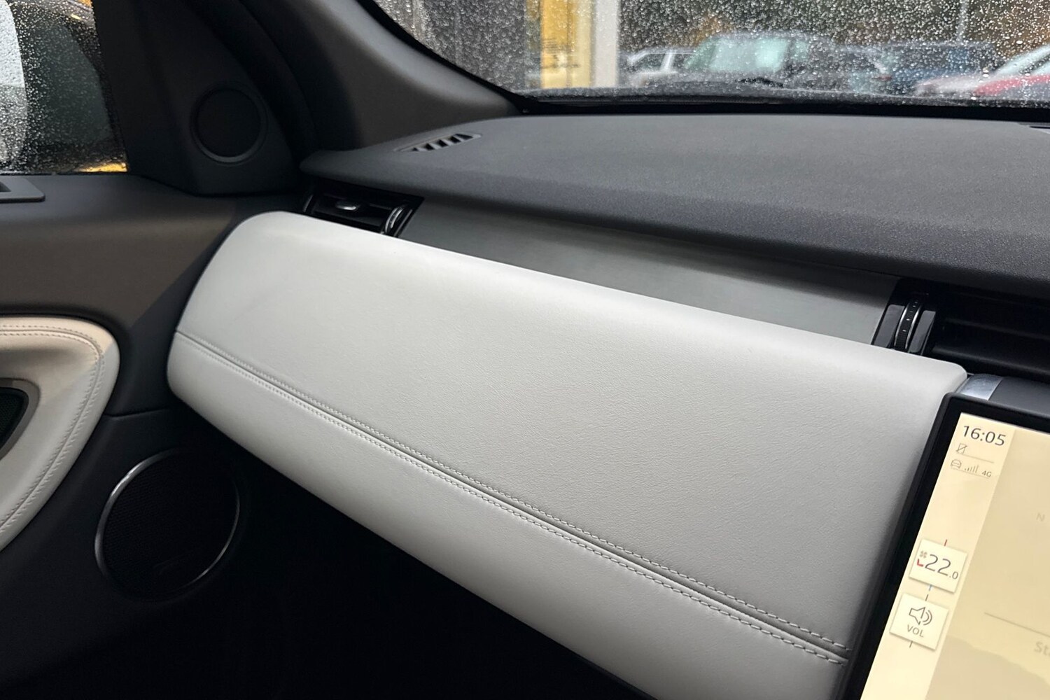 Used Land Rover Discovery Sport 2024 for sale - 76569616: Photo 50