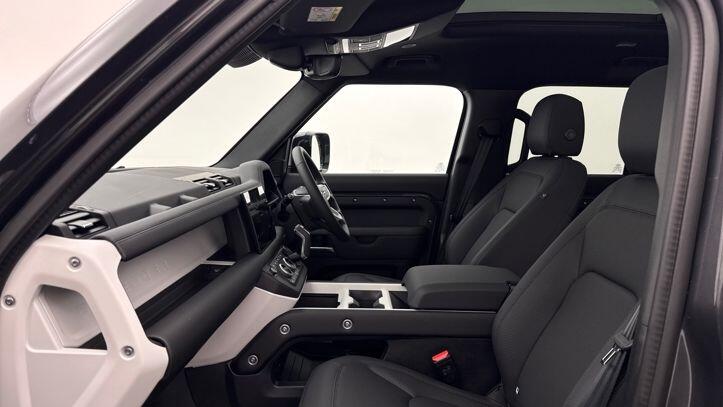 Used Land Rover Defender 2025 for sale - 77340974: Photo 3