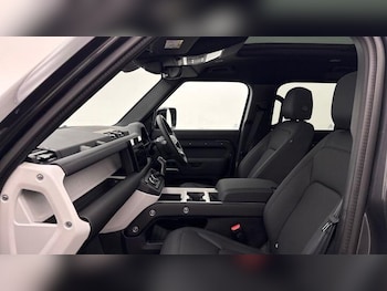 Used Land Rover Defender 130 2025 for sale - 77340974: Photo