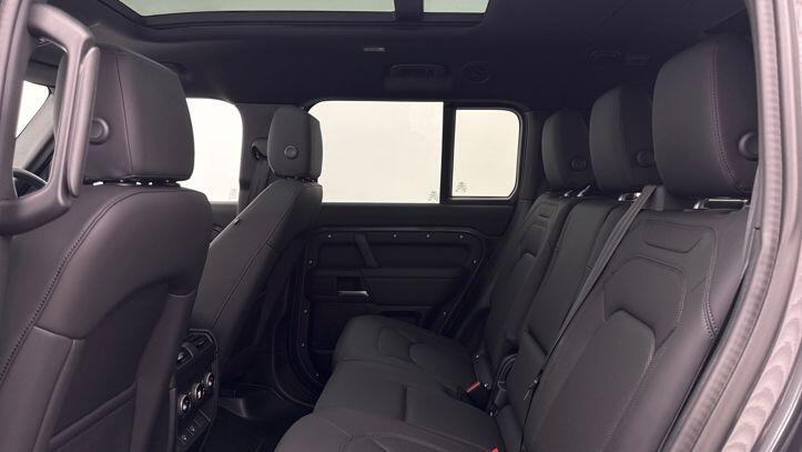 Used Land Rover Defender 2025 for sale - 77340974: Photo 4