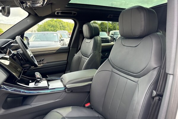 Used Land Rover Range Rover Sport 2025 for sale - 74764222: Photo 11
