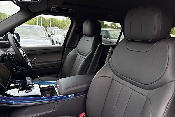 Used Land Rover Range Rover Sport 2025 for sale - 74130433: Photo 11