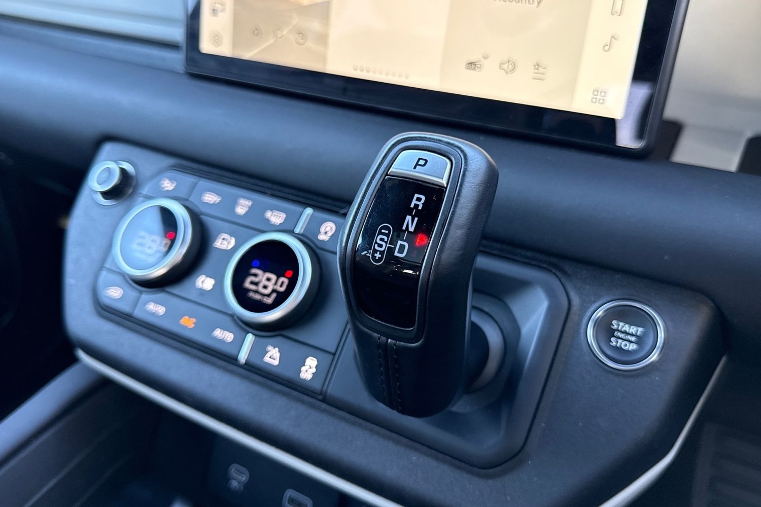 Used Land Rover Defender 110 2024 for sale - 76711818: Photo 14