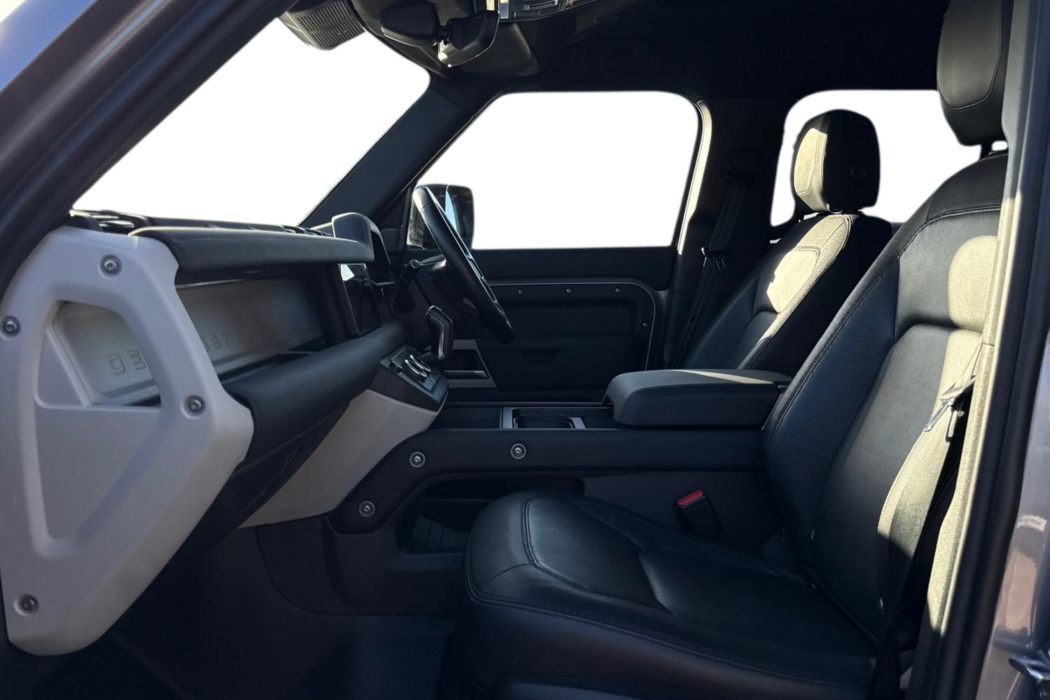 Used Land Rover Defender 110 2024 for sale - 76711818: Photo 3