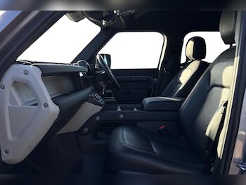 Used Land Rover Defender 110 2024 for sale - 76711818: Photo