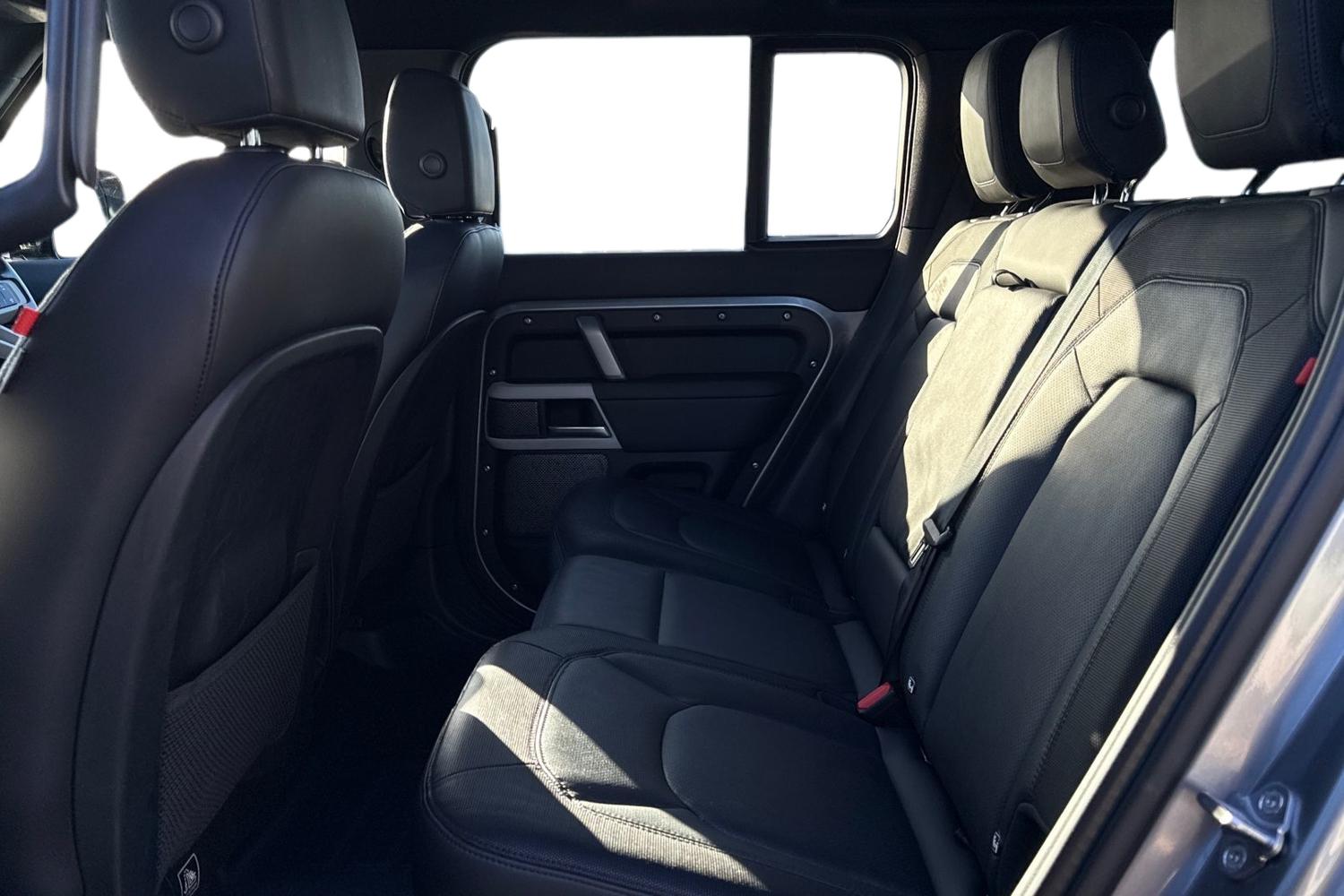 Used Land Rover Defender 110 2024 for sale - 76711818: Photo 4