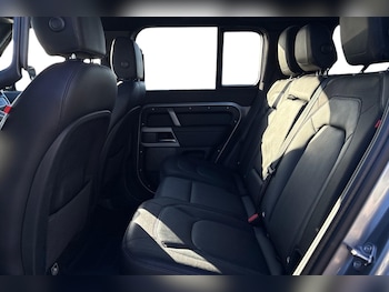 Used Land Rover Defender 110 2024 for sale - 76711818: Photo