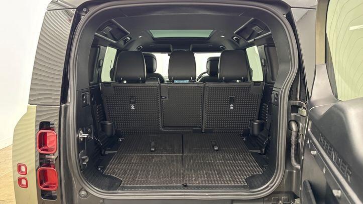 Used Land Rover Defender 110 2025 for sale - 77919332: Photo 11